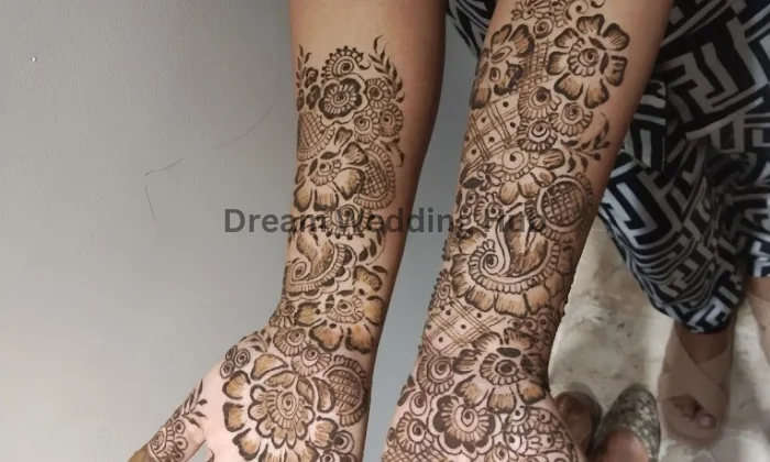 Mirza Mehndi Artist
